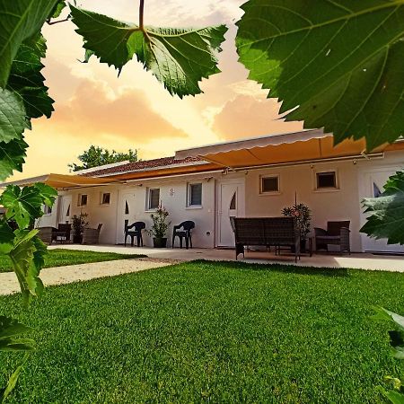 Grafit Apartmanok Hajdúnánás Zewnętrze zdjęcie