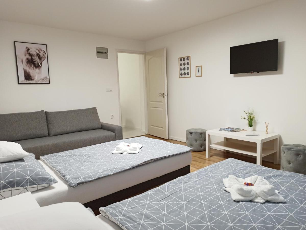 Grafit Apartmanok Hajdúnánás Zewnętrze zdjęcie